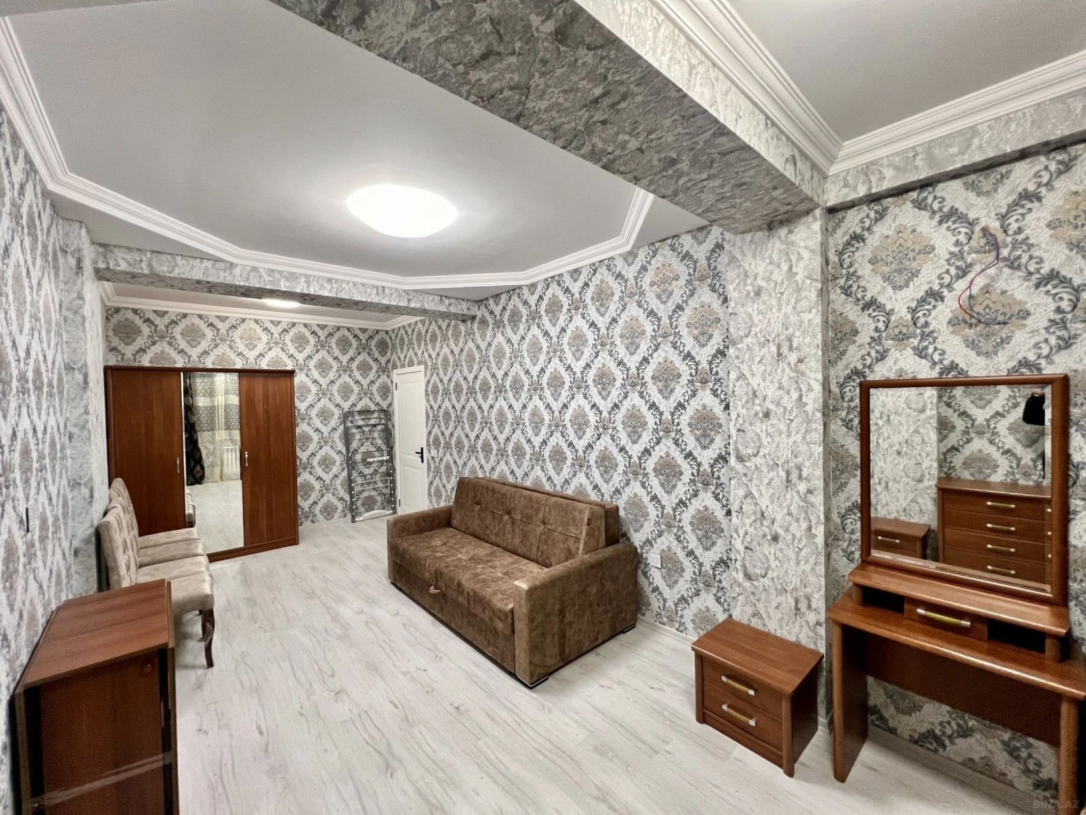 Kirayə verilir 1 otaqlı mənzil 60 m²