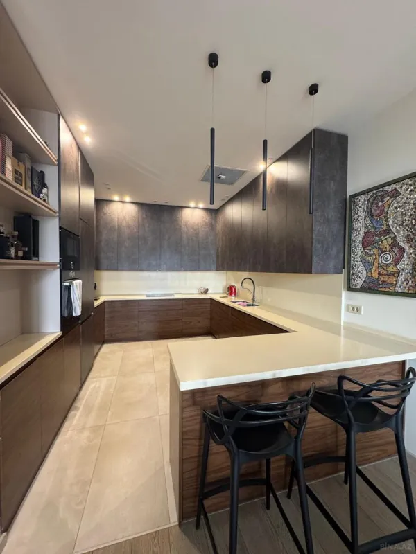 Kirayə verilir 4 otaqlı mənzil 170 m²