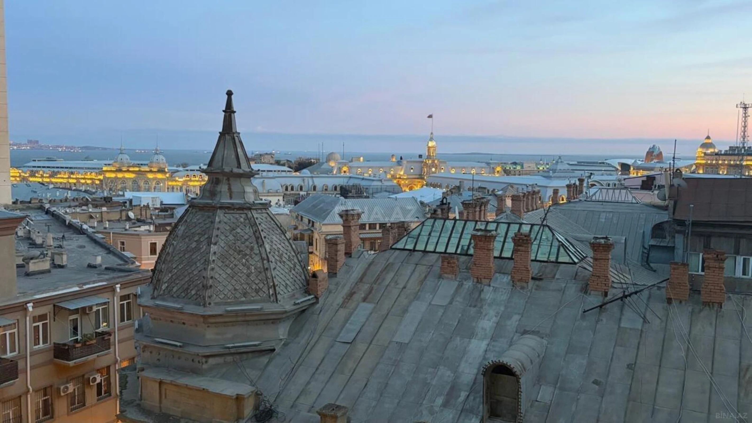 Kirayə verilir 4 otaqlı mənzil 170 m²