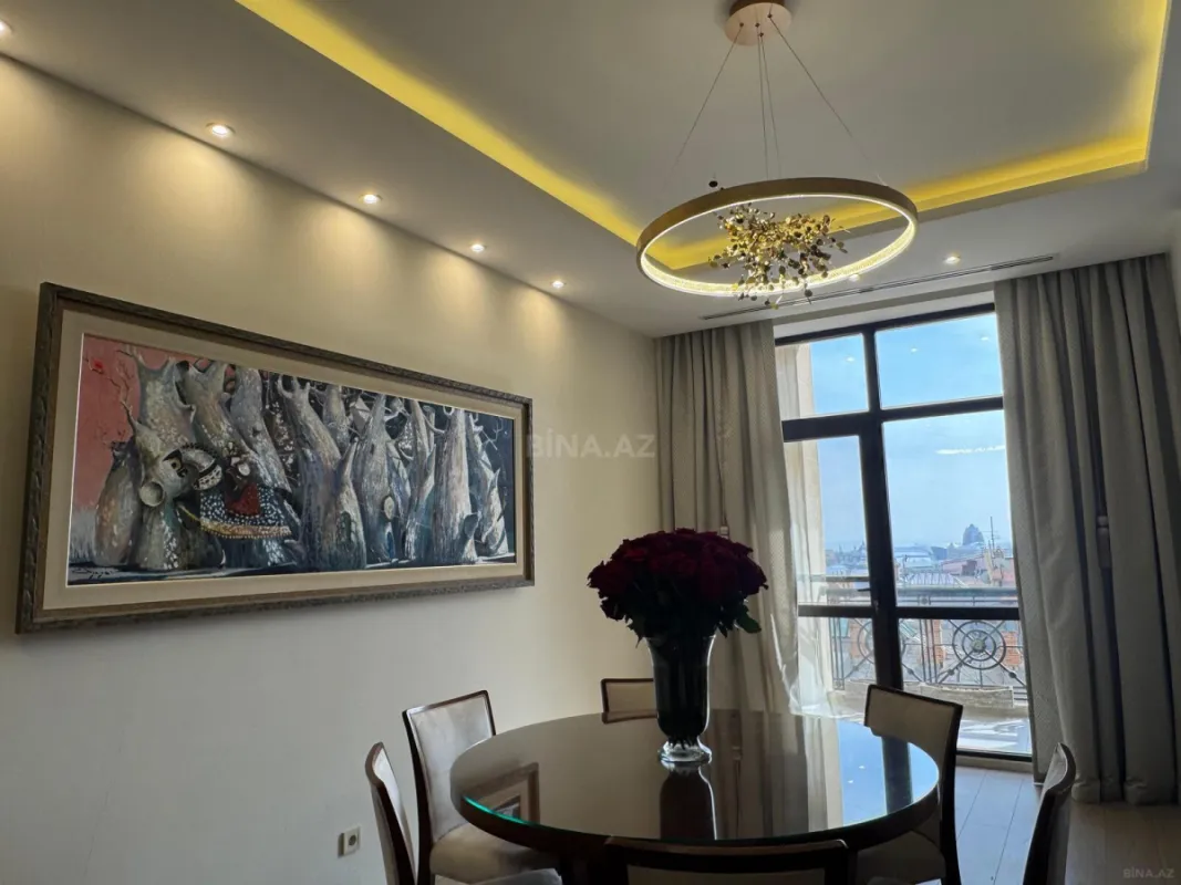 Kirayə verilir 4 otaqlı mənzil 170 m²