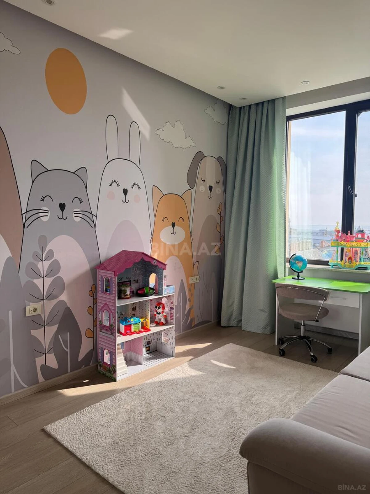 Kirayə verilir 4 otaqlı mənzil 170 m²