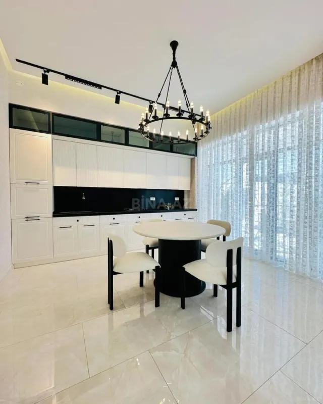 Kirayə verilir 4 otaqlı həyət evi 240 m²