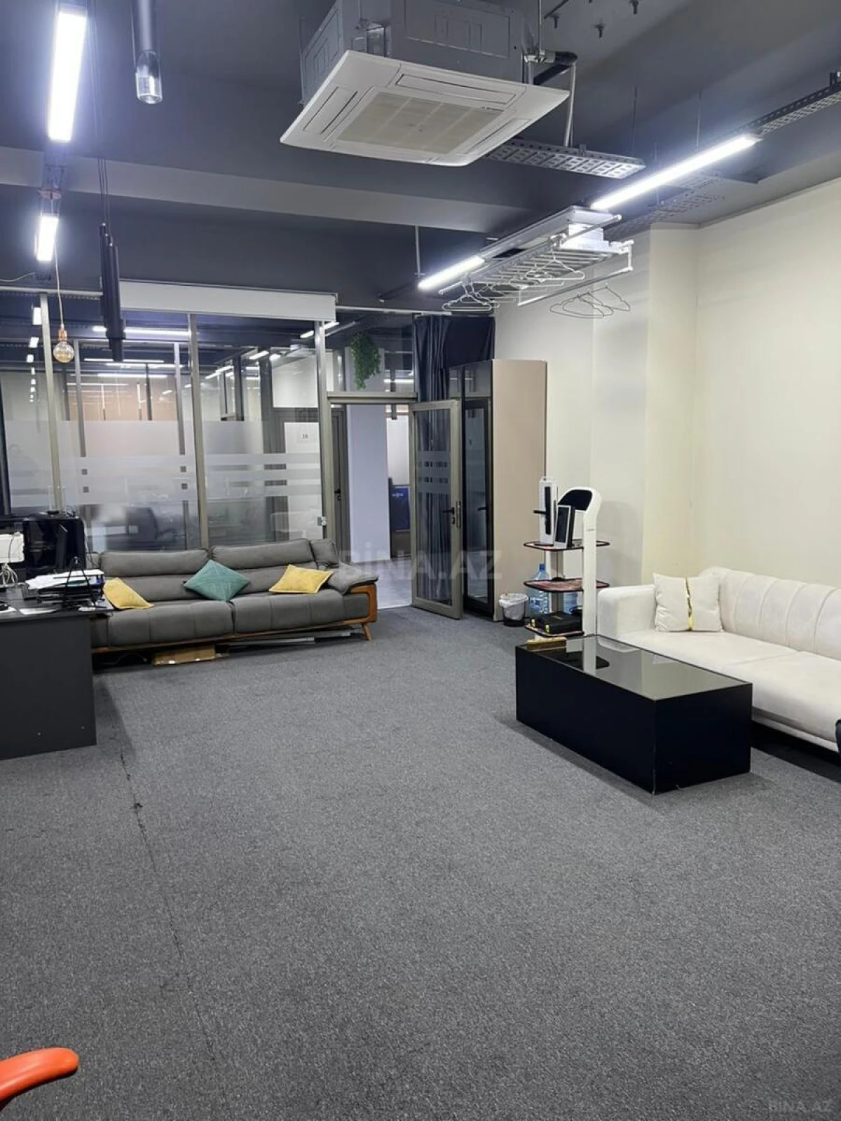 Kirayə verilir 1 otaqlı ofis 65 m²