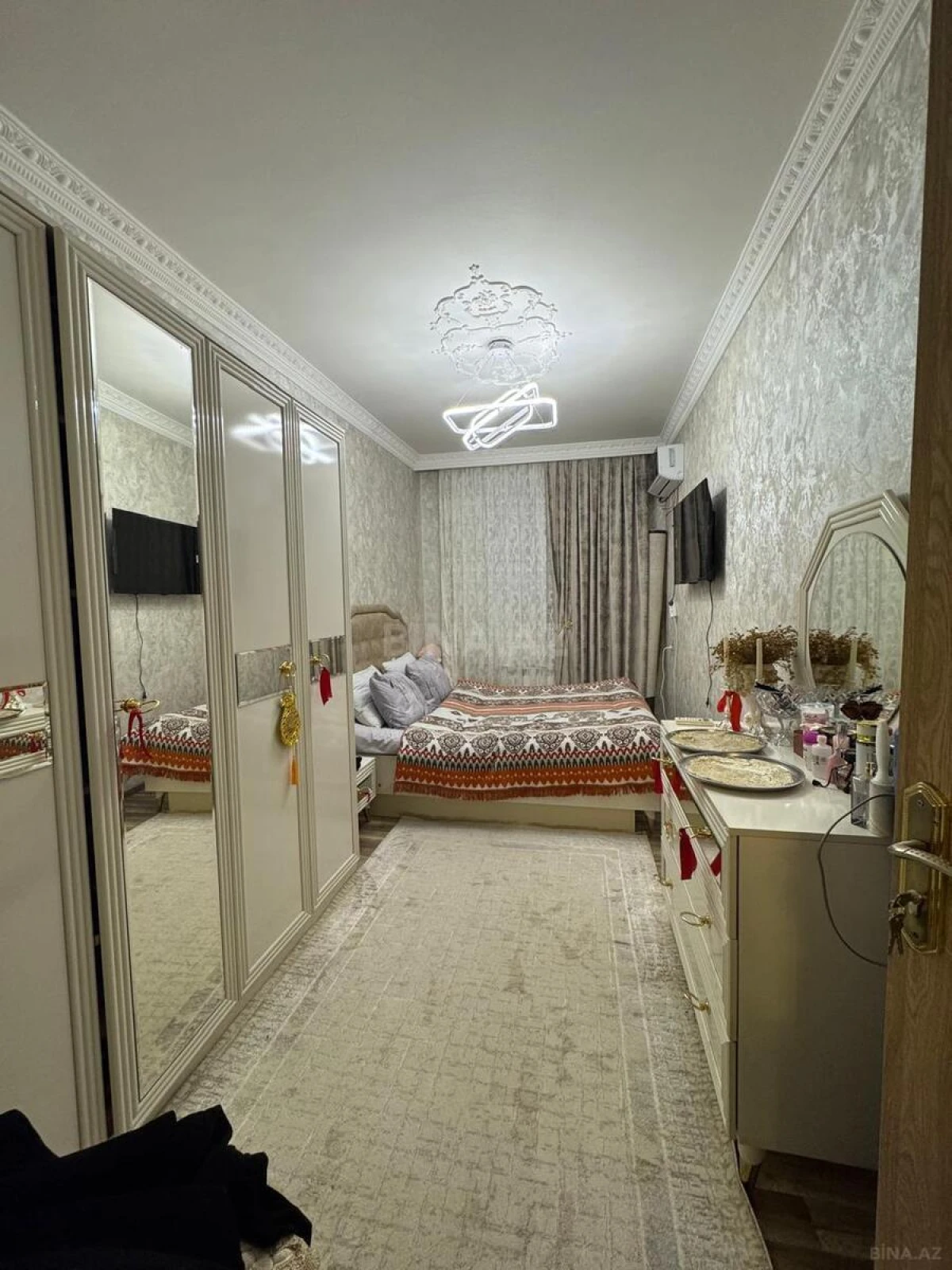Satılır 2 otaqlı mənzil 55 m²