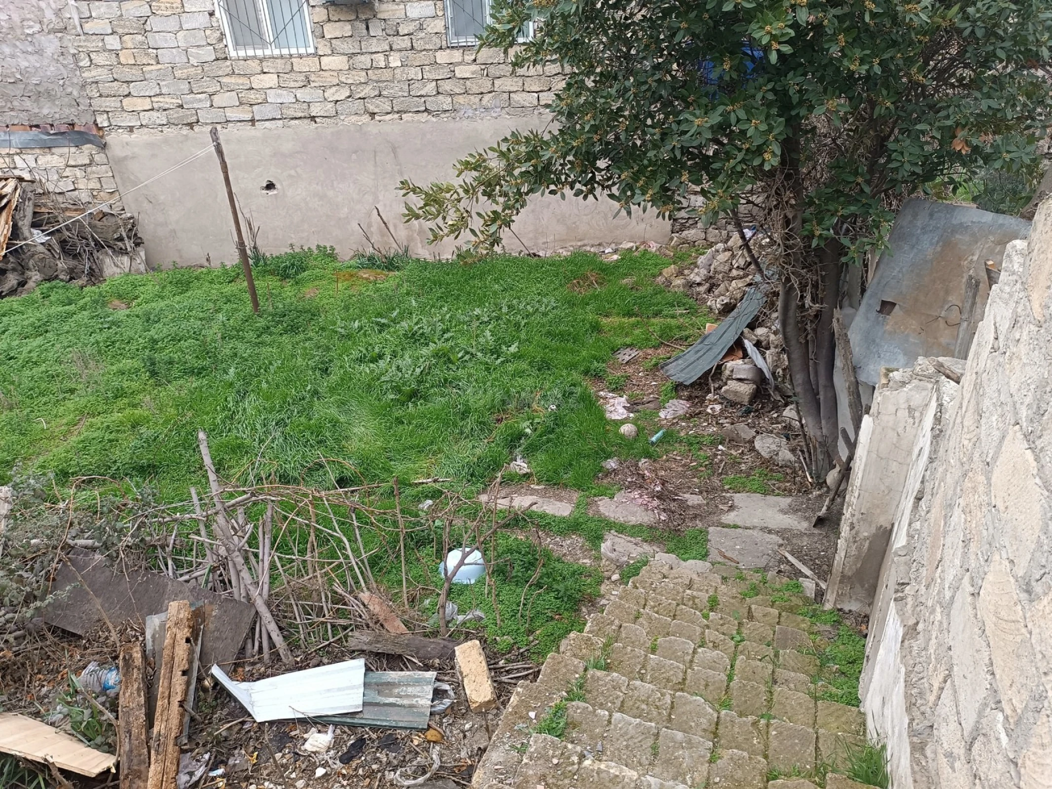 Satılır 2 otaqlı həyət evi 74 m²