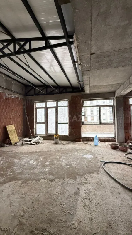 Satılır 3 otaqlı mənzil 165.5 m²