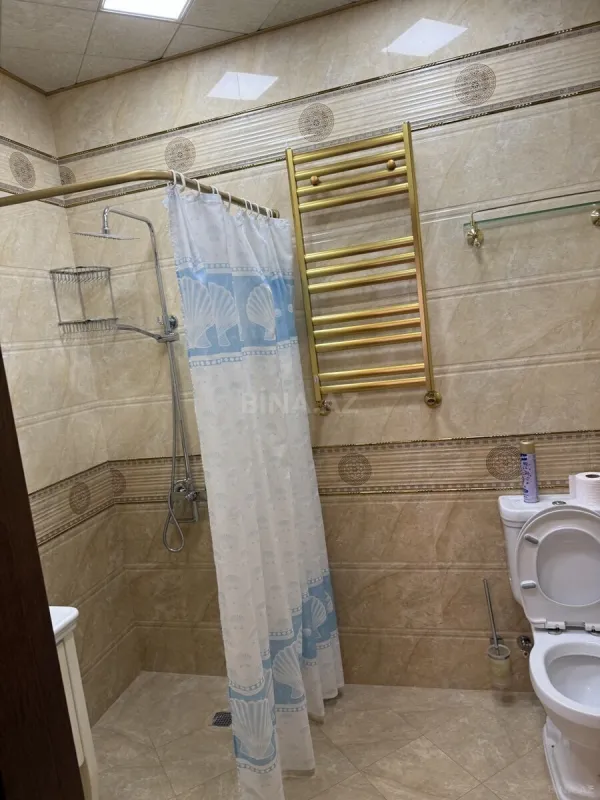 Kirayə verilir 2 otaqlı mənzil 125 m²