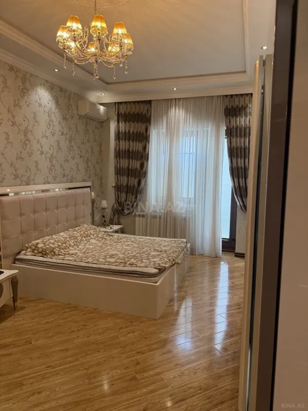 Kirayə verilir 2 otaqlı mənzil 125 m²