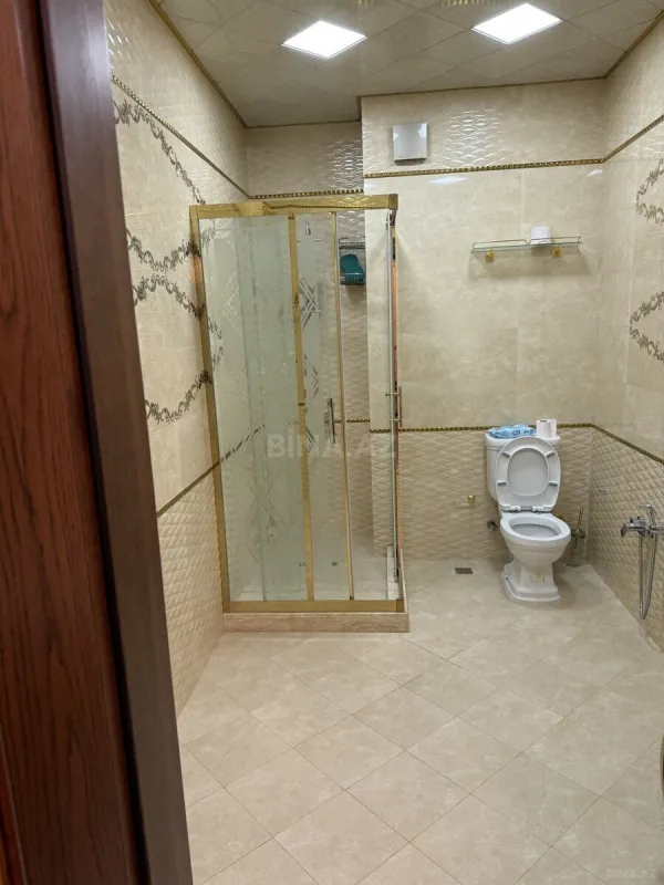 Kirayə verilir 2 otaqlı mənzil 125 m²