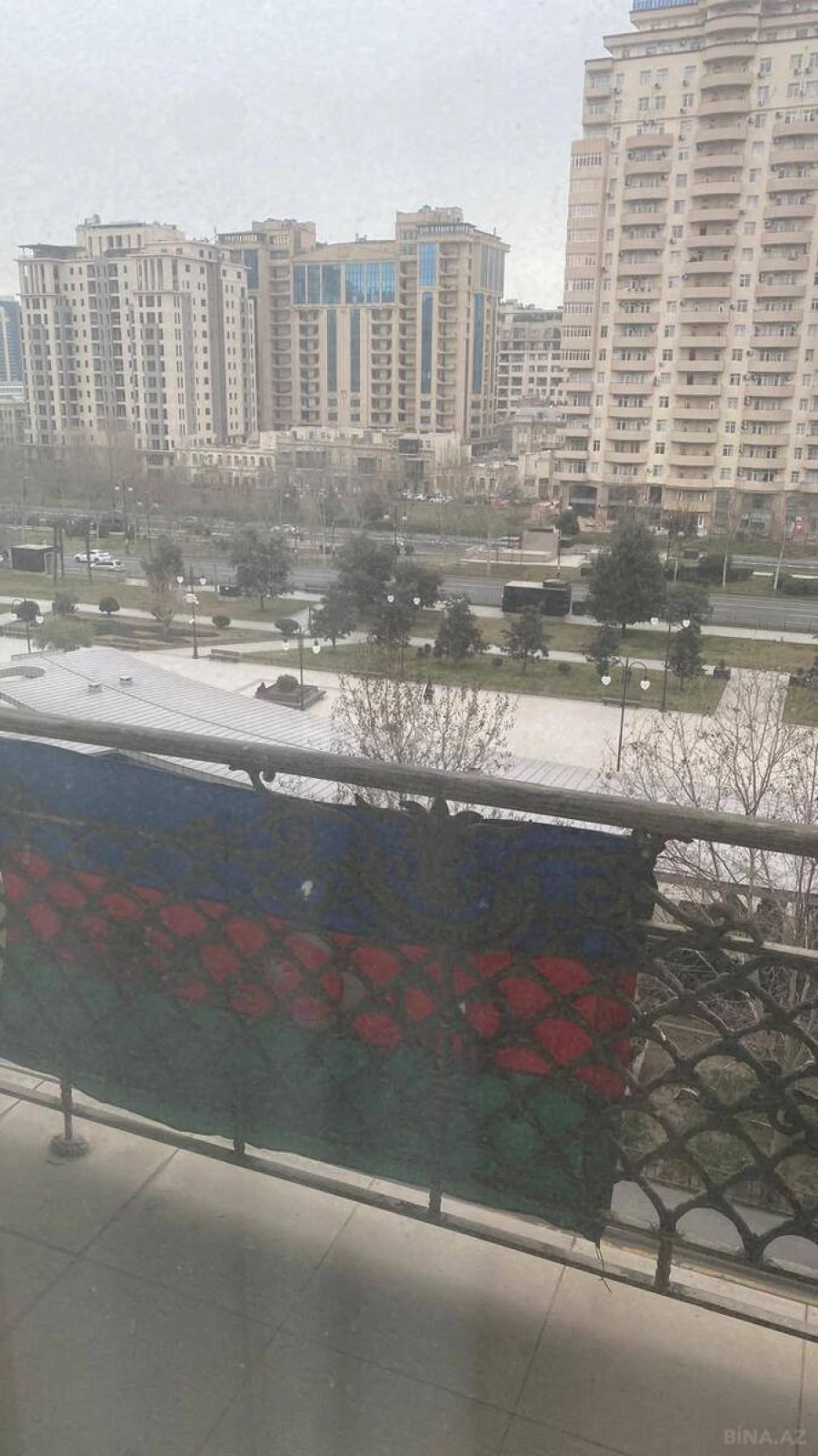 Kirayə verilir 2 otaqlı mənzil 125 m²