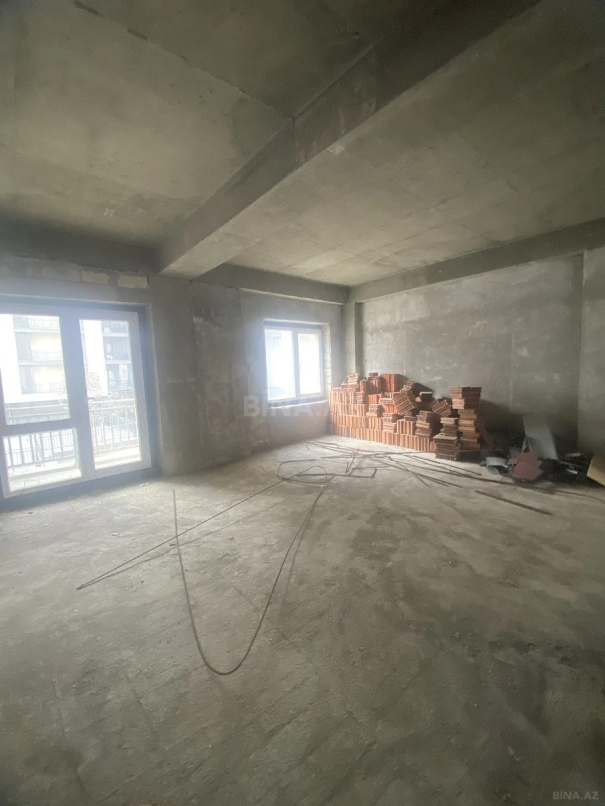 Satılır 3 otaqlı mənzil 164 m²