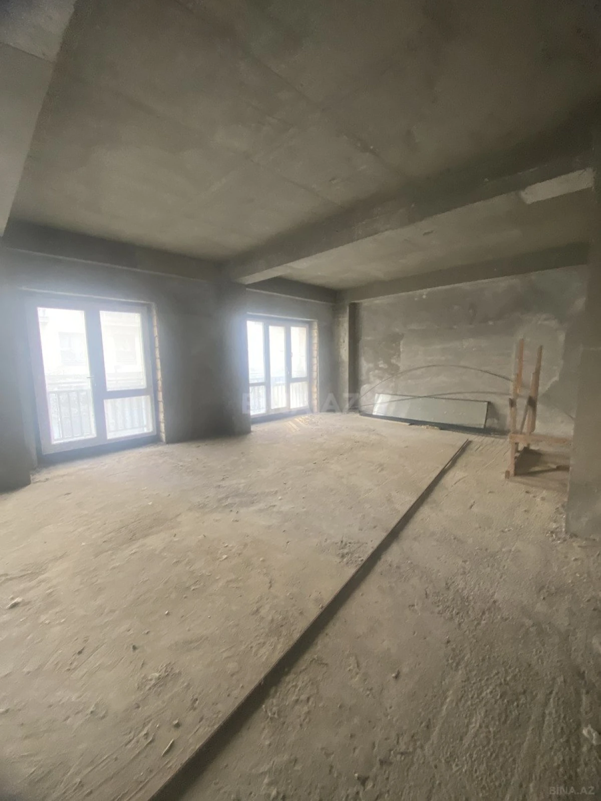 Satılır 3 otaqlı mənzil 164 m²