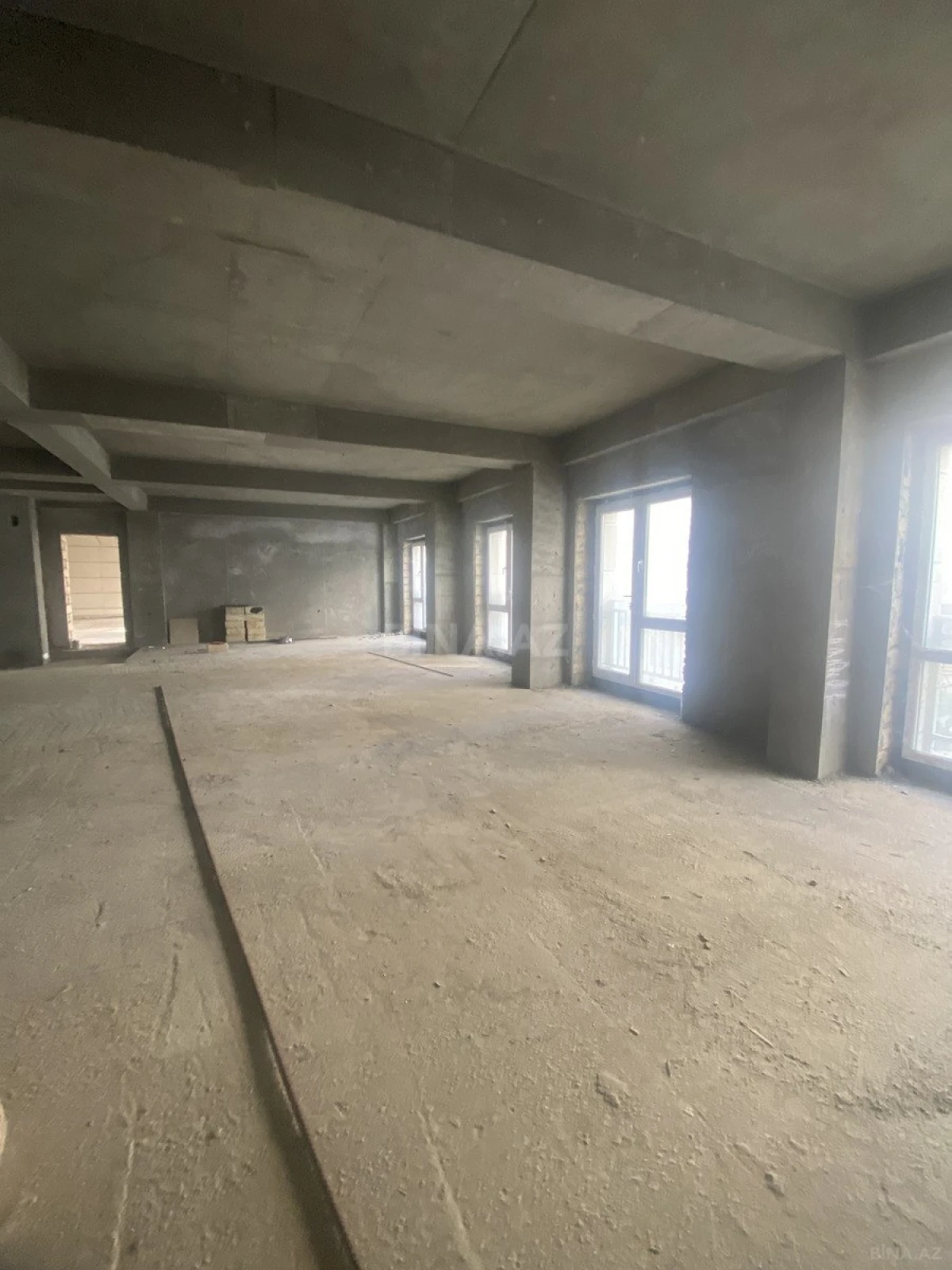 Satılır 3 otaqlı mənzil 164 m²