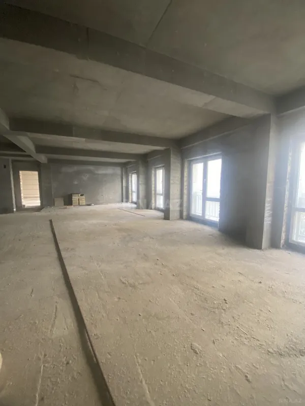 Satılır 3 otaqlı mənzil 164 m²