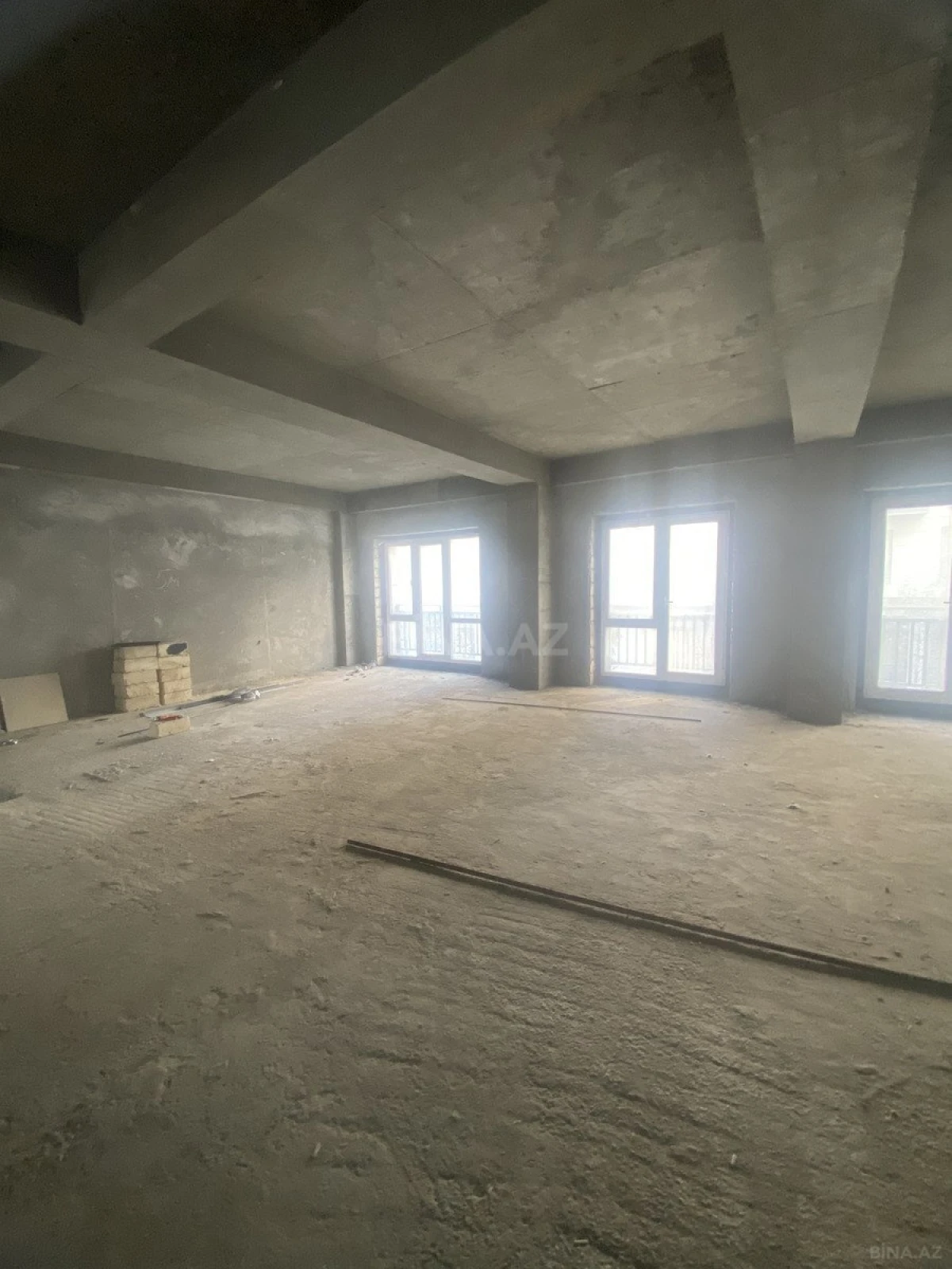 Satılır 3 otaqlı mənzil 164 m²