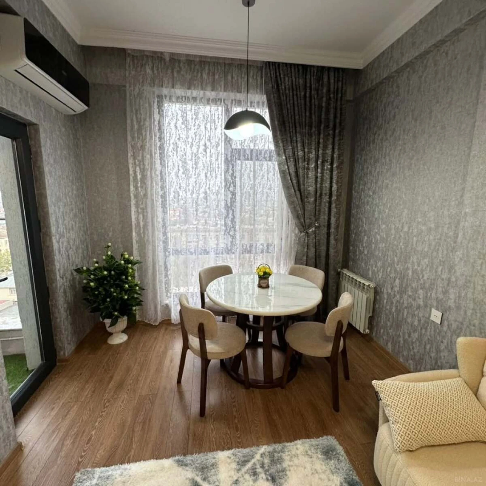 Kirayə verilir 2 otaqlı mənzil 50 m²