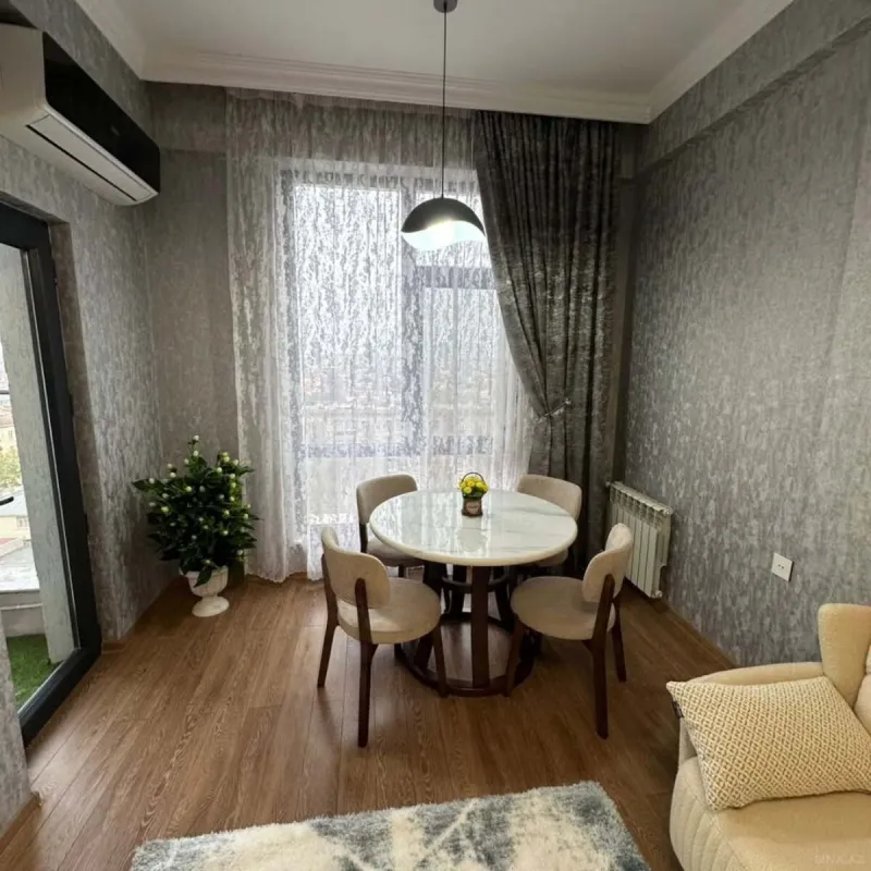 Kirayə verilir 2 otaqlı mənzil 50 m²