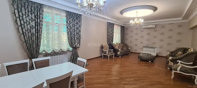 Kirayə verilir 7 otaqlı həyət evi 450 m²