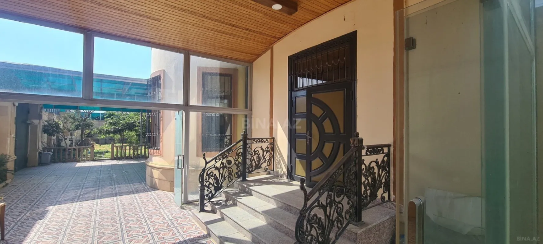 Kirayə verilir 7 otaqlı həyət evi 450 m²