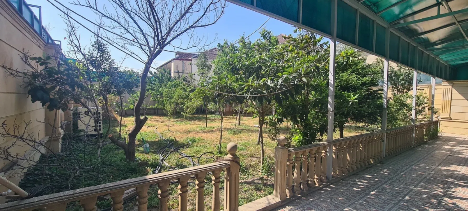 Kirayə verilir 7 otaqlı həyət evi 450 m²