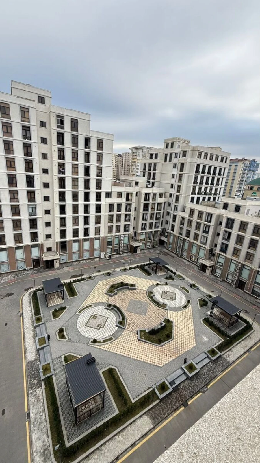 Satılır 3 otaqlı mənzil 140 m²