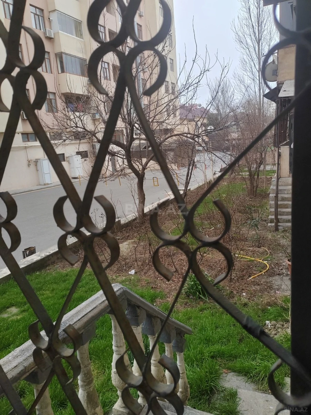 Satılır 4 otaqlı mənzil 90 m²