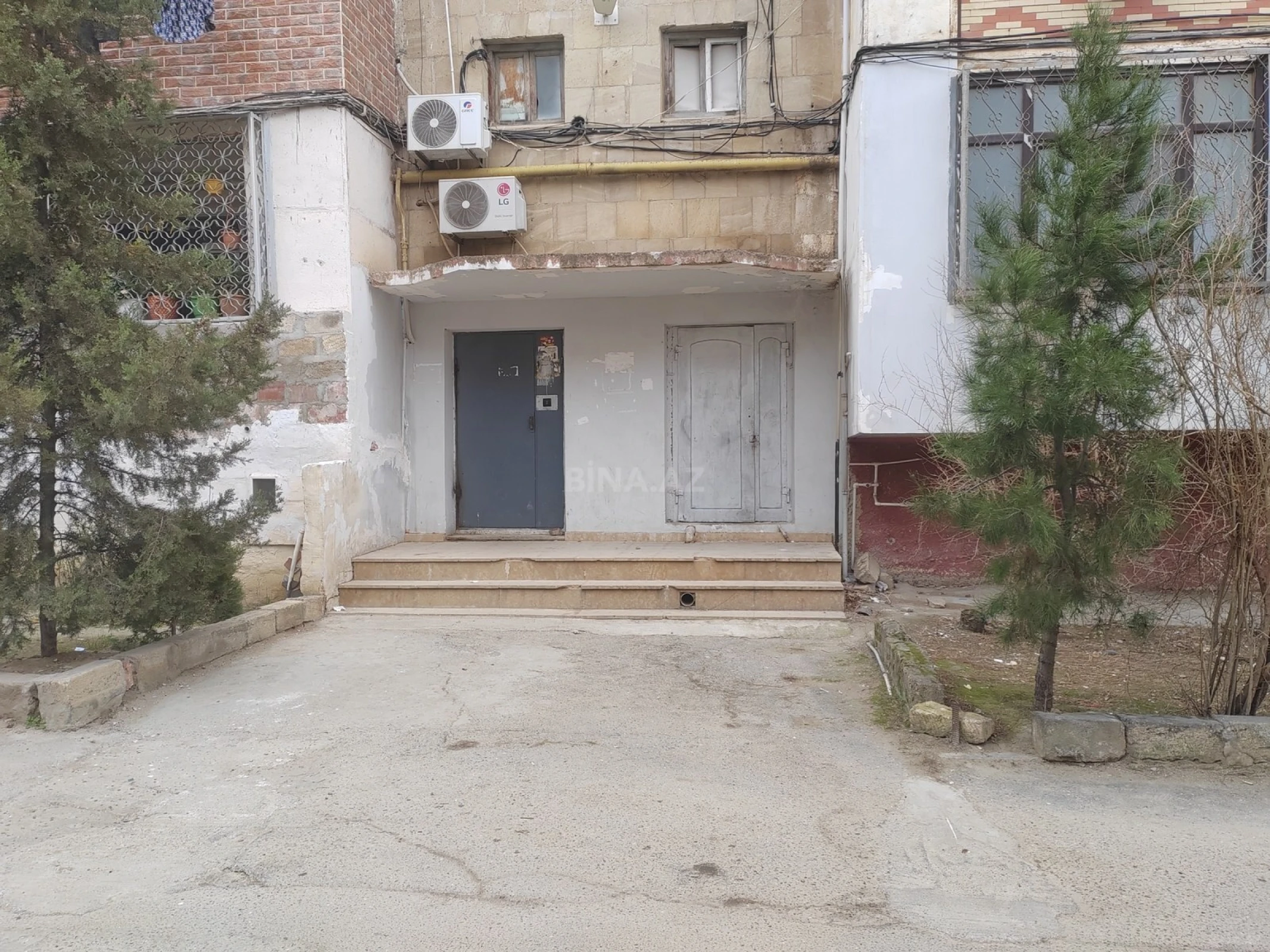 Satılır 4 otaqlı mənzil 90 m²