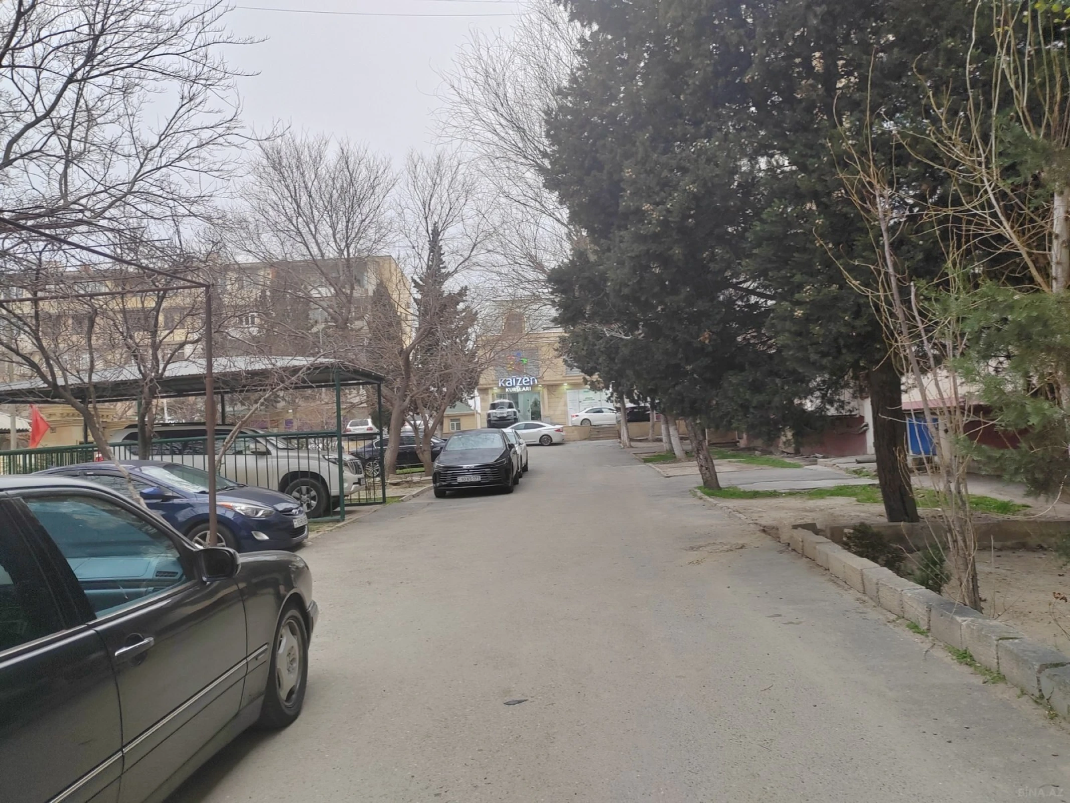 Satılır 4 otaqlı mənzil 90 m²