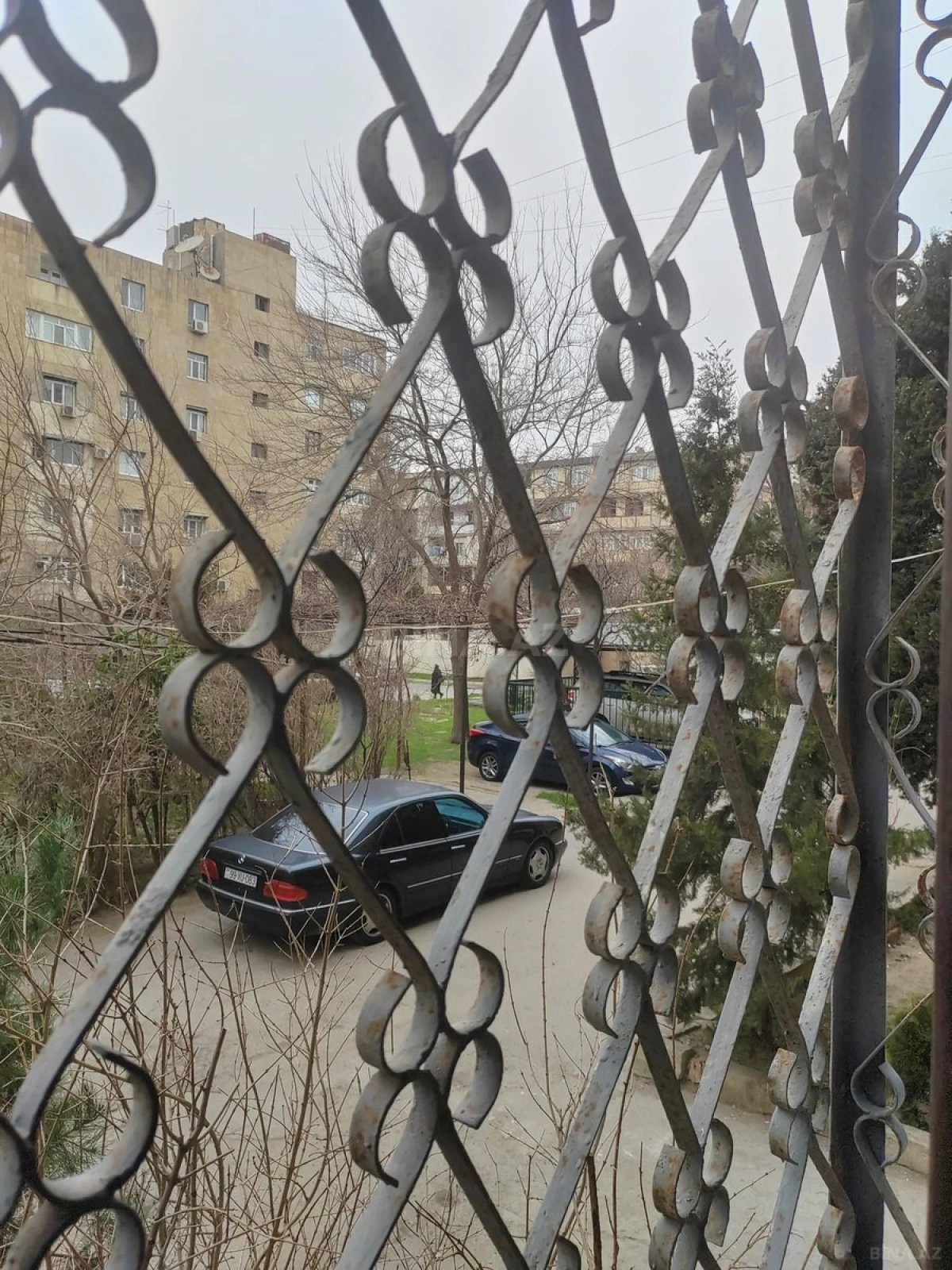 Satılır 4 otaqlı mənzil 90 m²