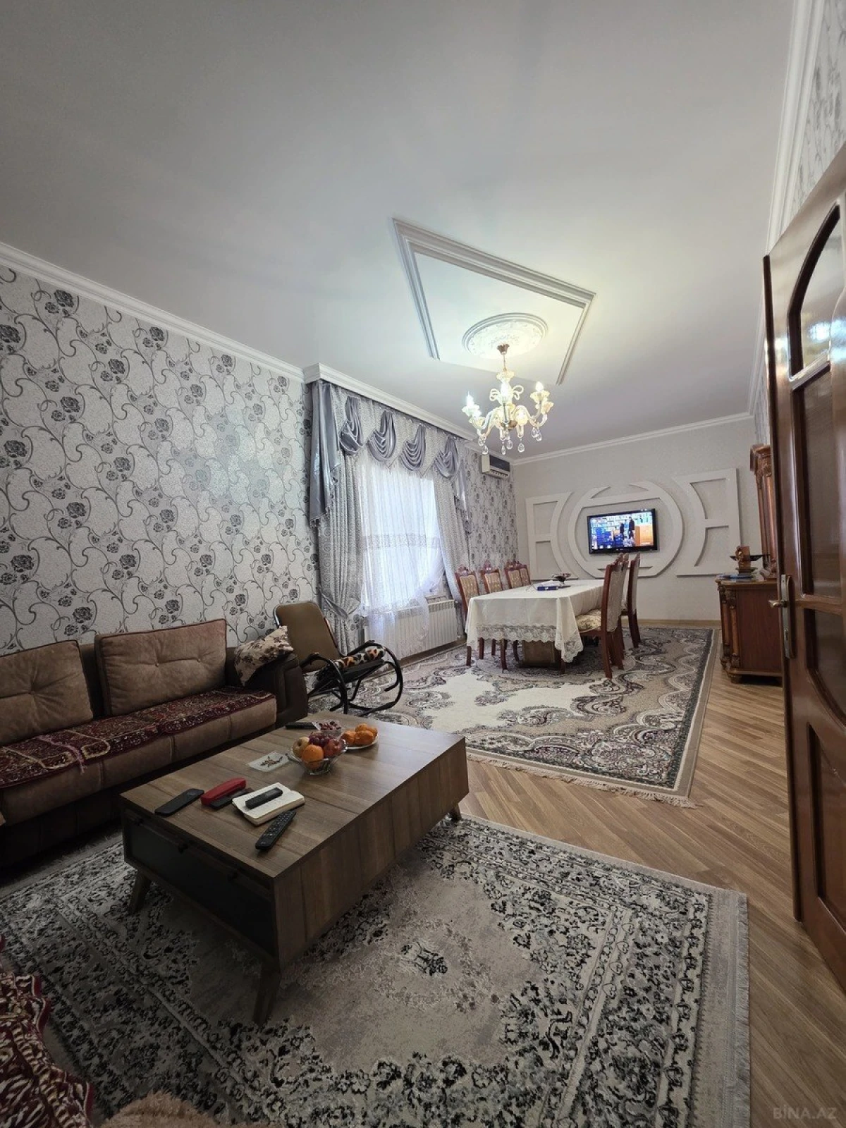 Satılır 5 otaqlı həyət evi 200 m²