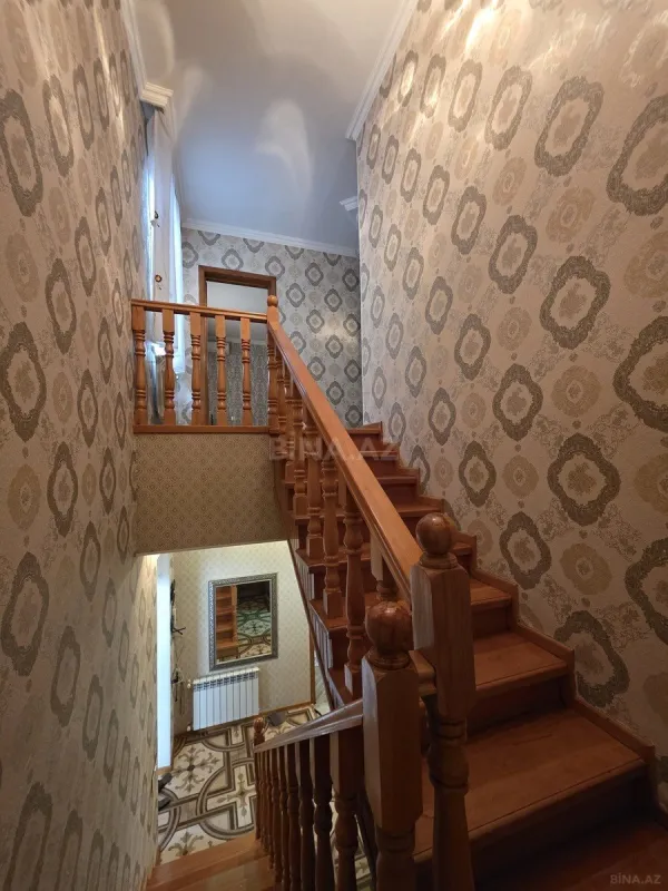 Satılır 5 otaqlı həyət evi 200 m²