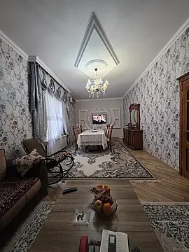 Satılır 5 otaqlı həyət evi 200 m²