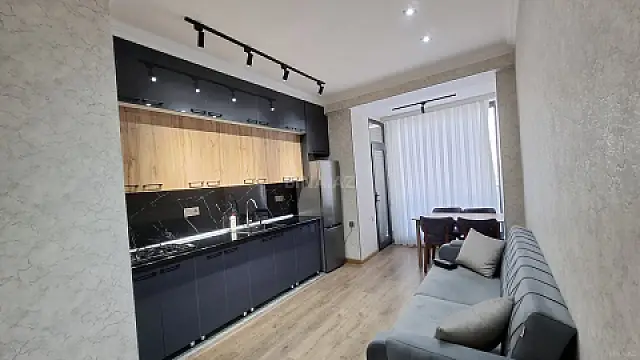 Kirayə verilir 2 otaqlı mənzil 60 m²
