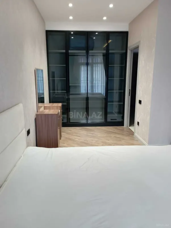 Kirayə verilir 2 otaqlı mənzil 74 m²