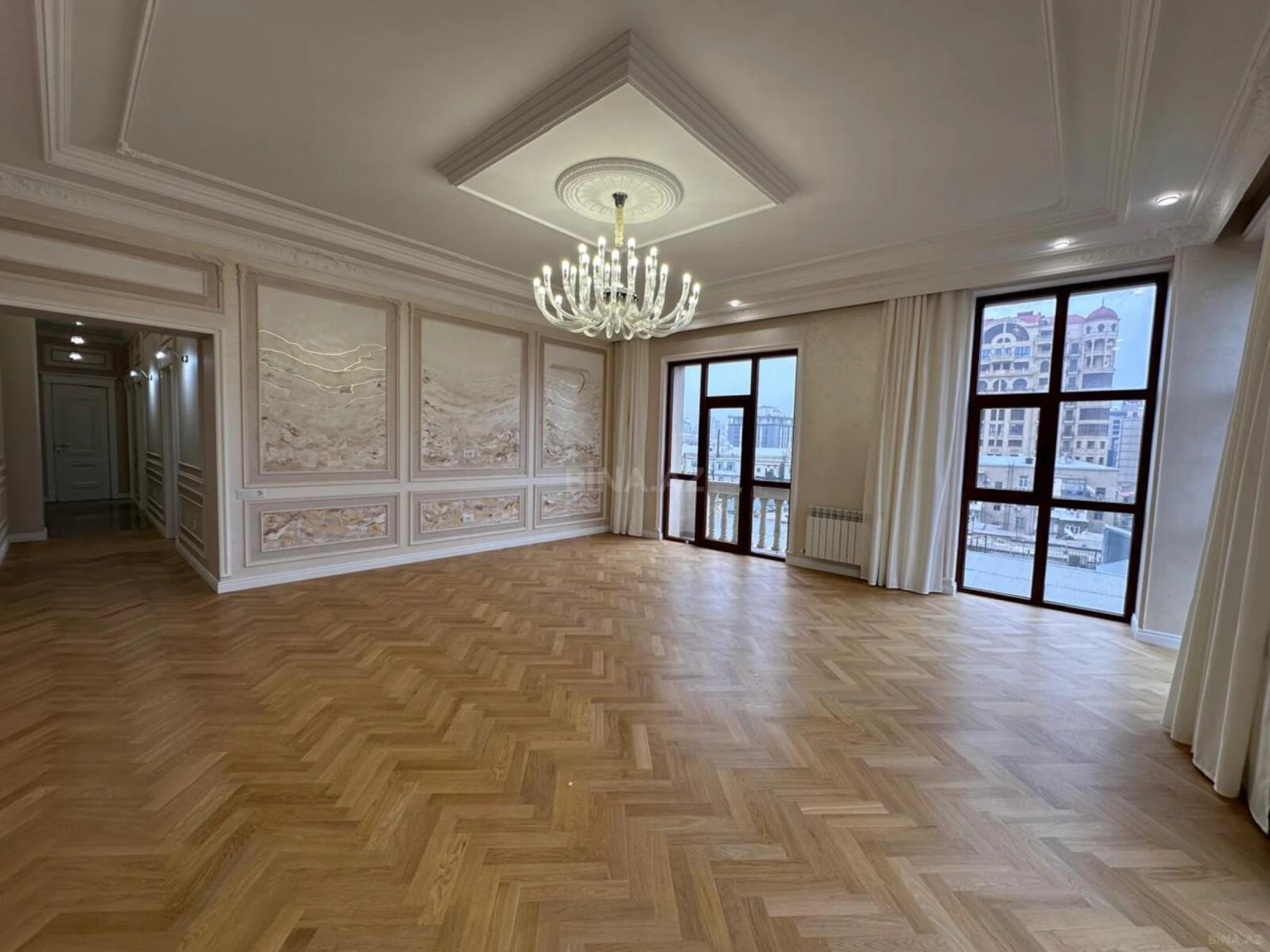 Satılır 3 otaqlı mənzil 132 m²