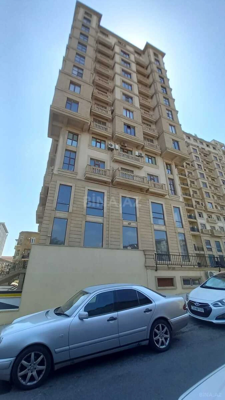 Satılır 3 otaqlı mənzil 132 m²