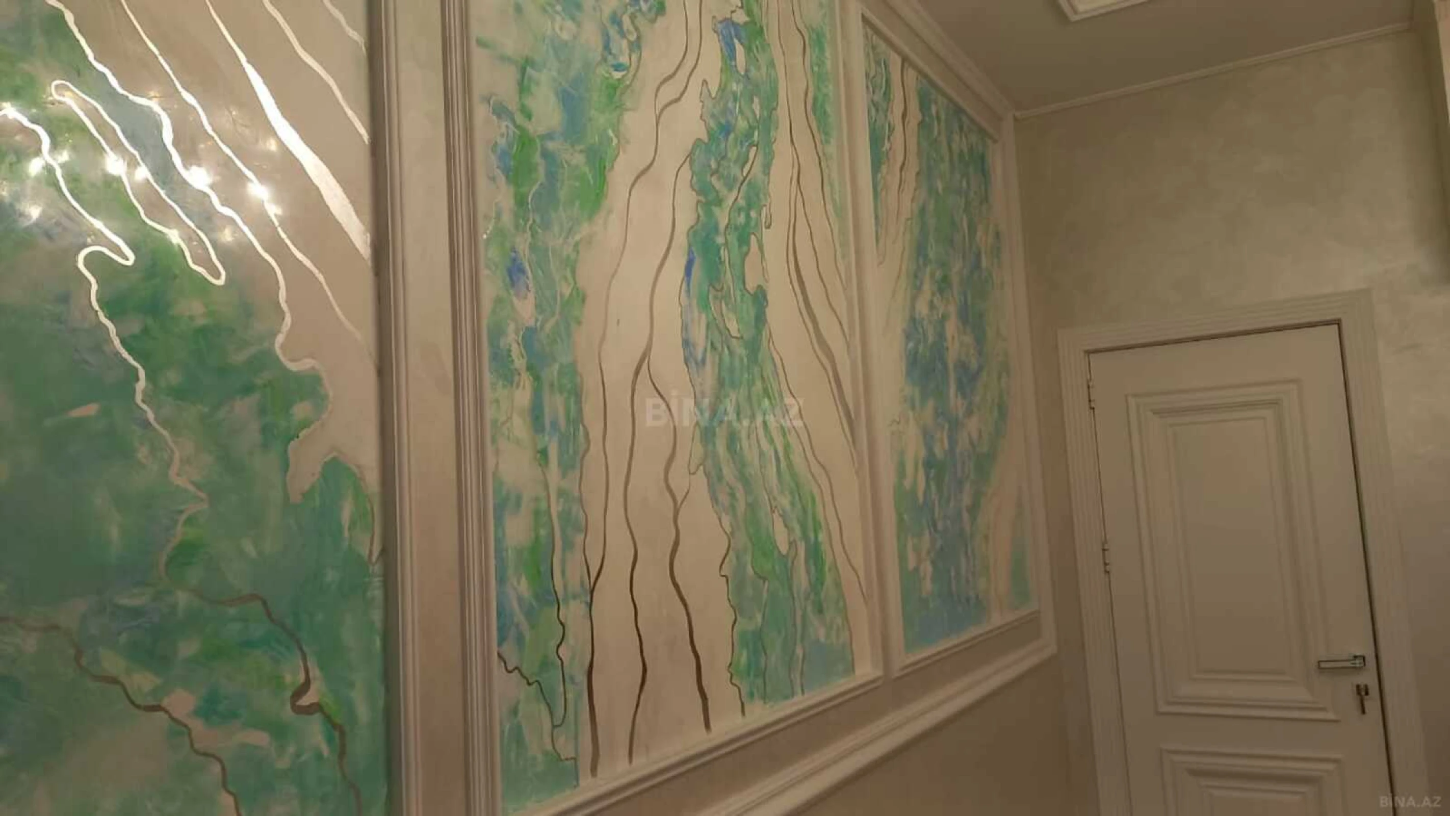 Satılır 3 otaqlı mənzil 132 m²