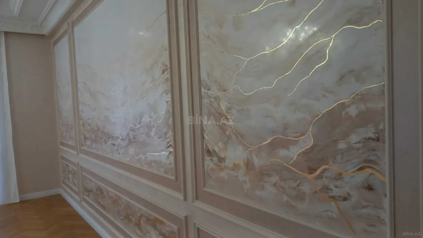 Satılır 3 otaqlı mənzil 132 m²