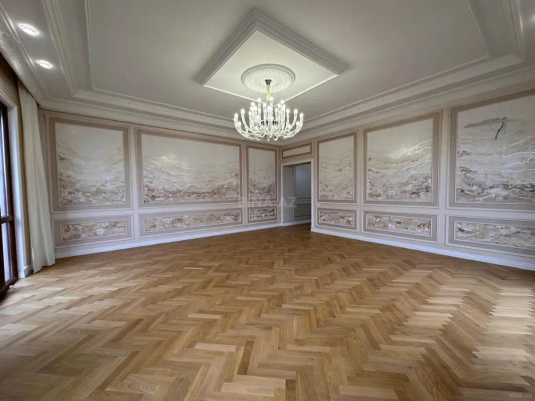 Satılır 3 otaqlı mənzil 132 m²