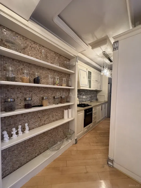 Satılır 4 otaqlı mənzil 107 m²