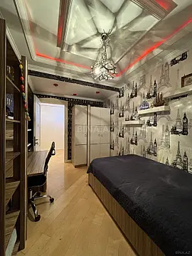 Satılır 4 otaqlı mənzil 107 m²