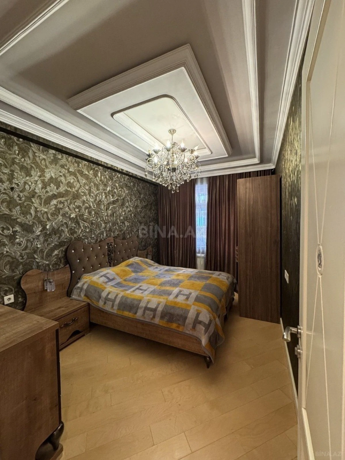 Satılır 4 otaqlı mənzil 107 m²