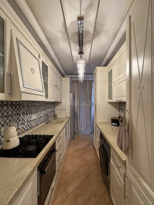 Satılır 4 otaqlı mənzil 107 m²