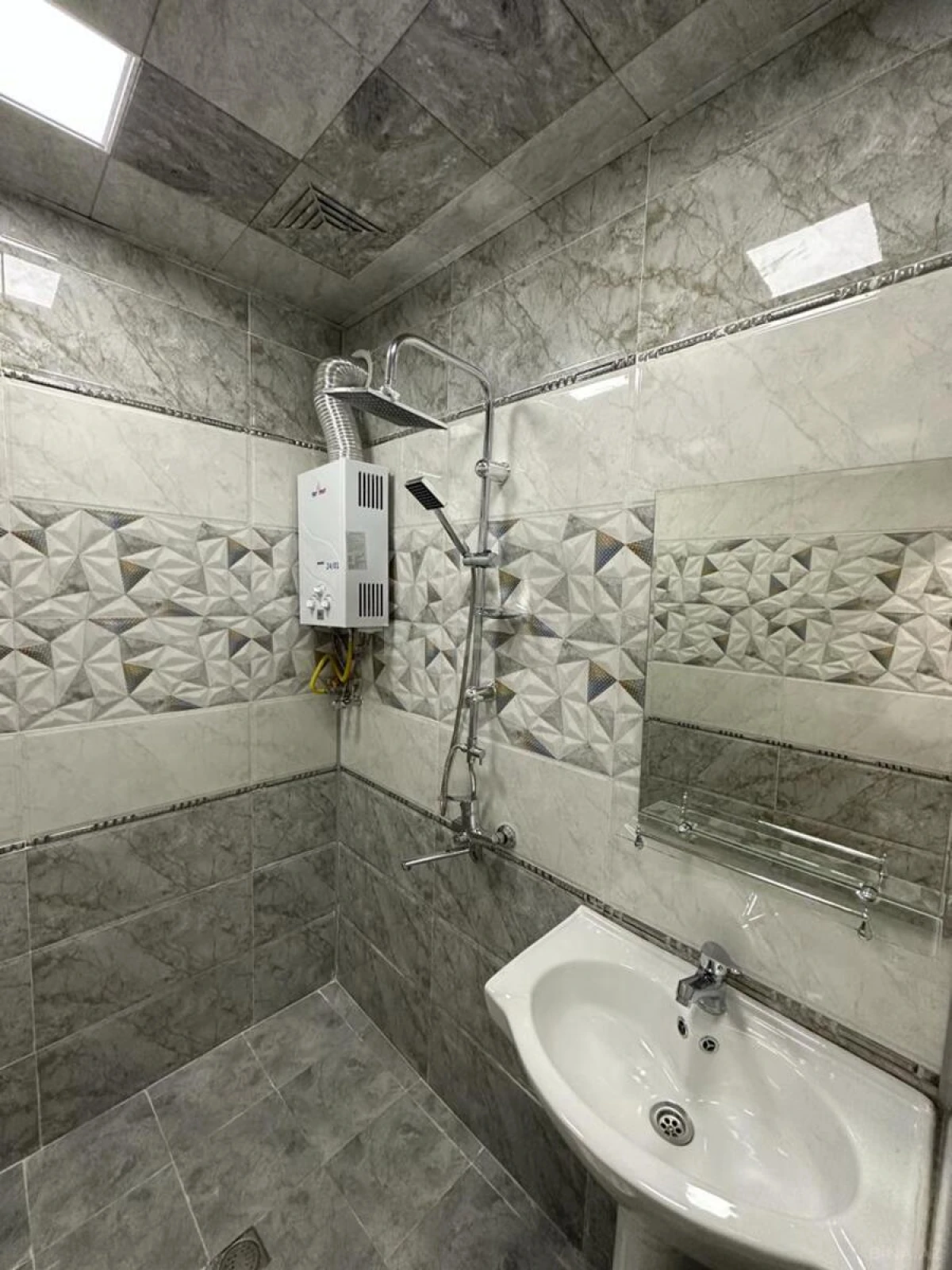 Satılır 2 otaqlı mənzil 55 m²