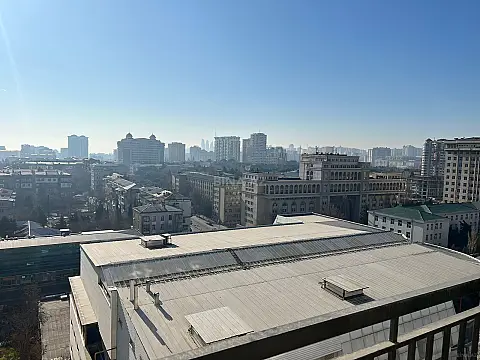 Satılır 3 otaqlı mənzil 152 m²