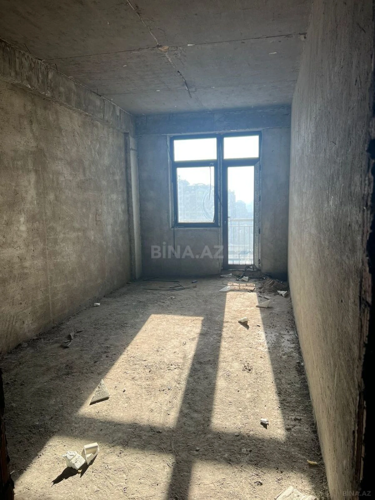 Satılır 3 otaqlı mənzil 152 m²