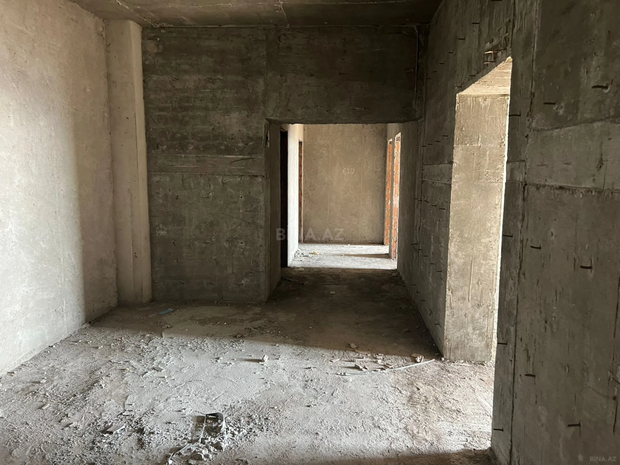 Satılır 3 otaqlı mənzil 152 m²