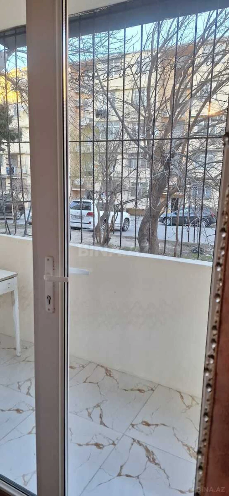 Satılır 4 otaqlı mənzil 150 m²