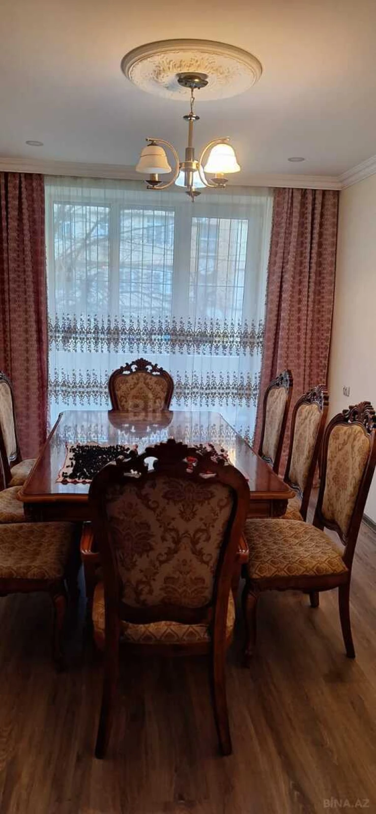 Satılır 4 otaqlı mənzil 150 m²