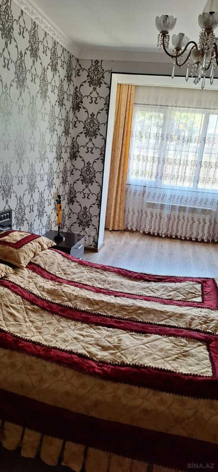Satılır 4 otaqlı mənzil 150 m²